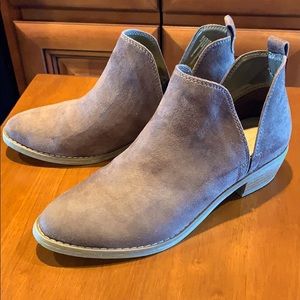 Women’s Universal Thread Booties